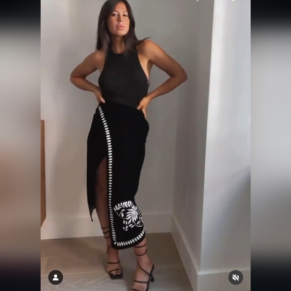 Dylanlex Wrap Skirt - Picture 4 of 10